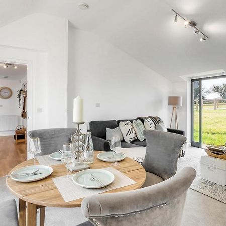 Rural 2-Bed Home Near Snetterton Larling Ngoại thất bức ảnh