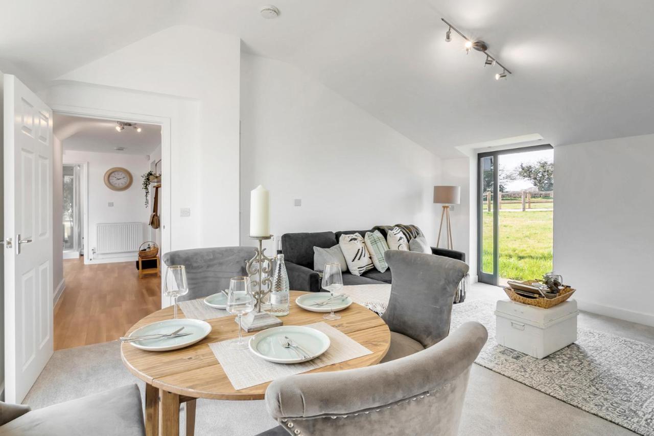 Rural 2-Bed Home Near Snetterton Larling Ngoại thất bức ảnh